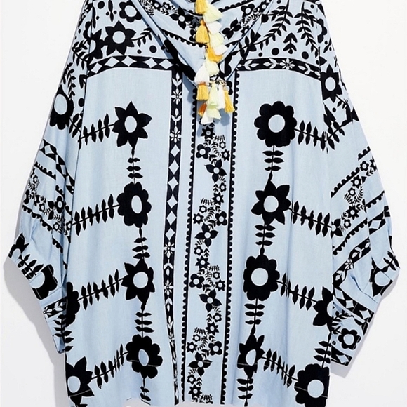 🌸OFFER✨️Free People Keramas Tassel Kimono in Light Floral Blue Black Oversized - Picture 2 of 6